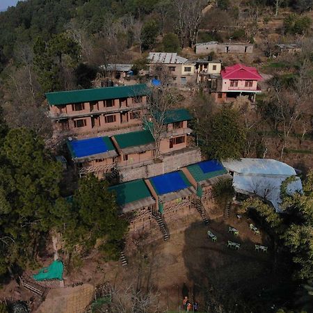 The Mud House Resort Kasauli Esterno foto