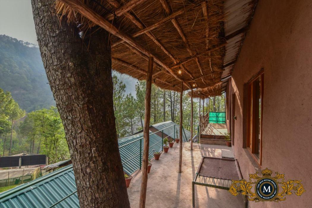 The Mud House Resort Kasauli Esterno foto